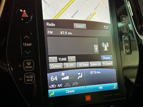 Used 2022 Toyota Prius Limited image 17