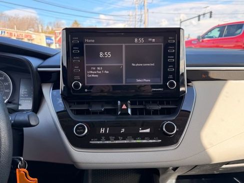 Used 2021 Toyota Corolla LE w/ Carpet Mat Package (TMS) image 33