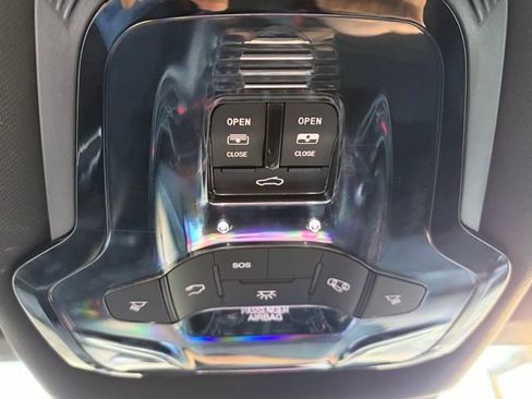 Used 2025 Alfa Romeo Tonale image 24