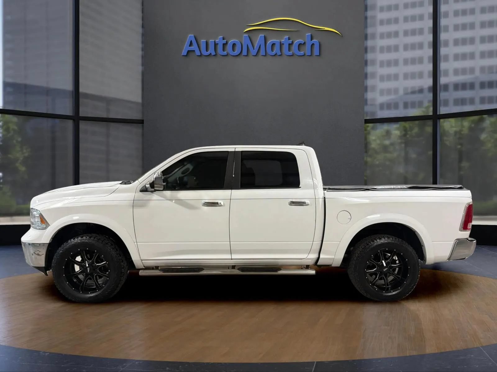 Used 2017 RAM 1500 Laramie AWD/4WD image 7
