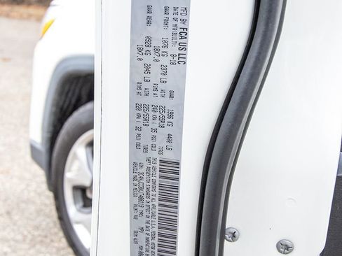 Used 2018 Jeep Compass Limited w/ Navigation Group image 30