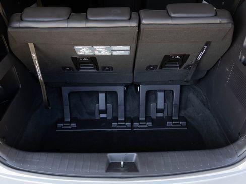 Used 2024 Kia Carnival SX image 16