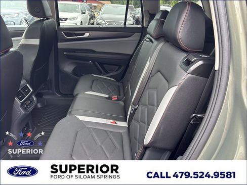 Used 2025 Volkswagen Atlas Peak Edition SE AWD/4WD image 18