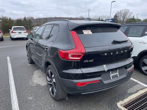 Used 2025 Volvo XC40 B5 Plus image 6