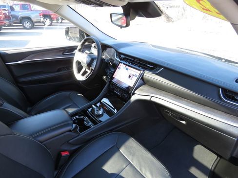 Used 2022 Jeep Grand Cherokee L Limited image 14