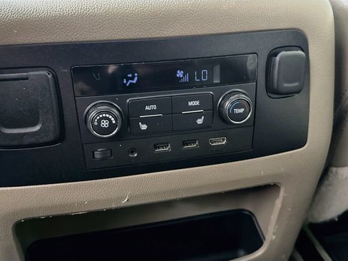 Used 2017 Chevrolet Tahoe Premier AWD/4WD image 28