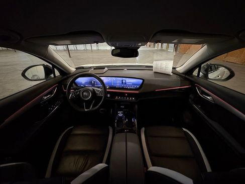 Used 2025 Buick Envision Sport Touring image 18