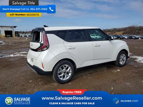 Used 2025 Kia Soul LX w/ LX Technology Package FWD image 4