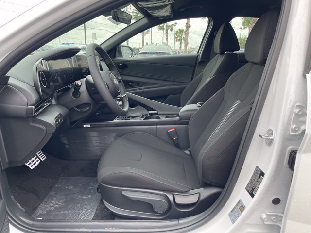 New 2025 Hyundai Elantra SEL FWD image 16