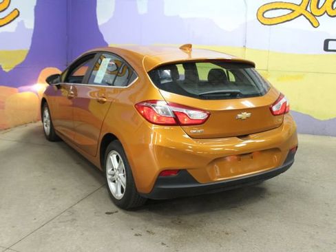 Used 2017 Chevrolet Cruze LT w/ LT Convenience Package FWD image 6