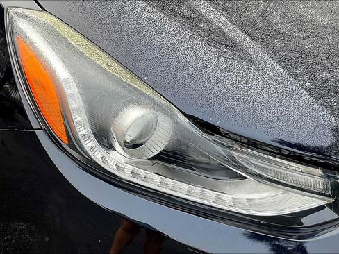 Used 2022 Chevrolet Trax LT w/ LT Convenience Package FWD image 27