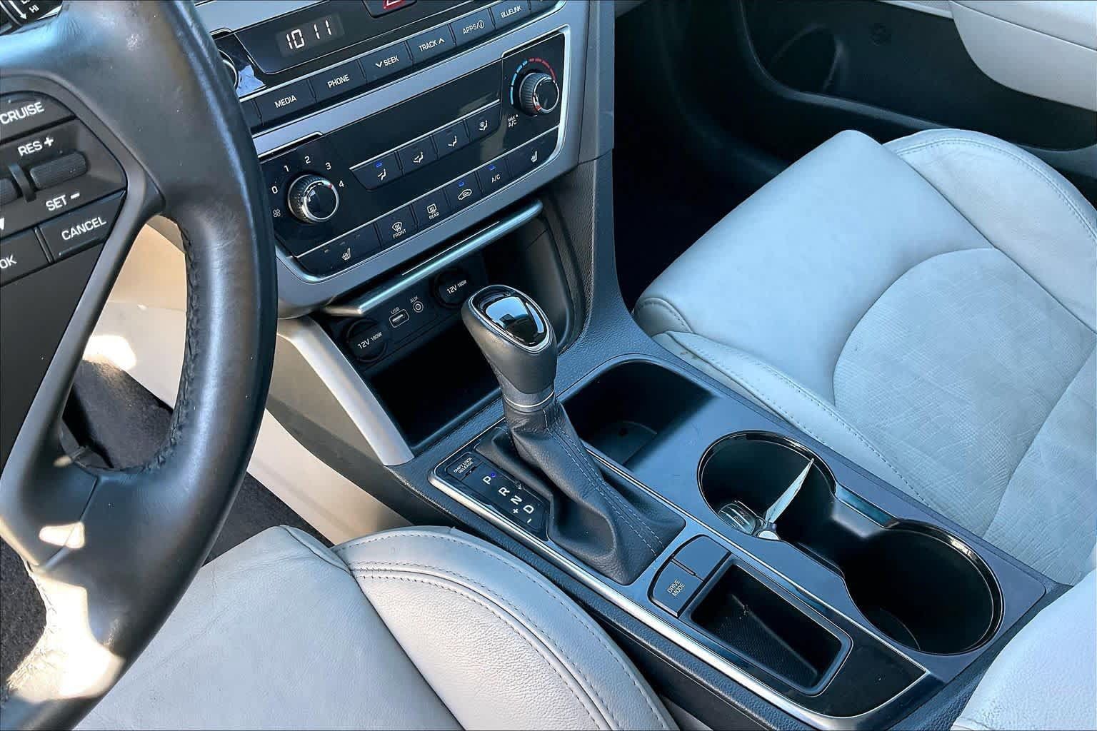 Used 2017 Hyundai Sonata Sport w/ Value Edition Package 02 FWD image 17