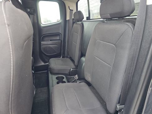 Used 2016 Chevrolet Colorado LT w/ LT Convenience Package RWD image 13