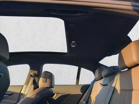 Certified 2026 BMW 550e xDrive w/ Premium Package image 20