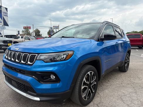 Used 2023 Jeep Compass Limited AWD/4WD image 7