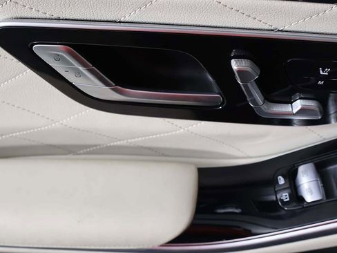 Used 2022 Mercedes-Benz S 500 4MATIC w/ 3D Technology Package image 39