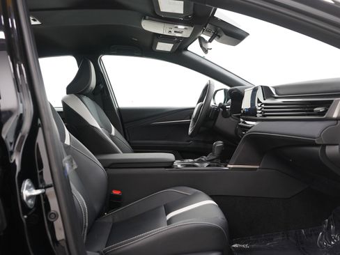 Used 2025 Toyota Camry SE image 10