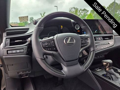 Used 2025 Lexus ES 300h Ultra Luxury w/ Accessory Package (Z1) FWD image 9