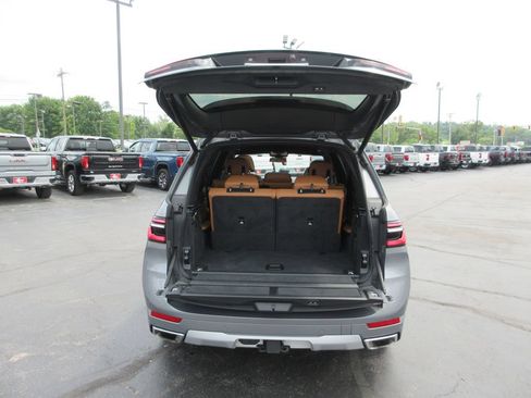 Used 2023 BMW X7 xDrive40i w/ Executive Package AWD/4WD image 8