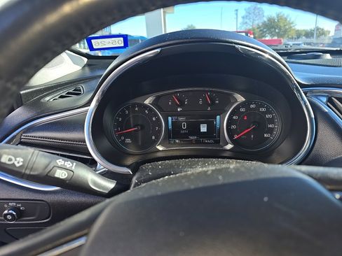 Used 2017 Chevrolet Malibu Premier w/ Premier Sun and Wheel Package image 8