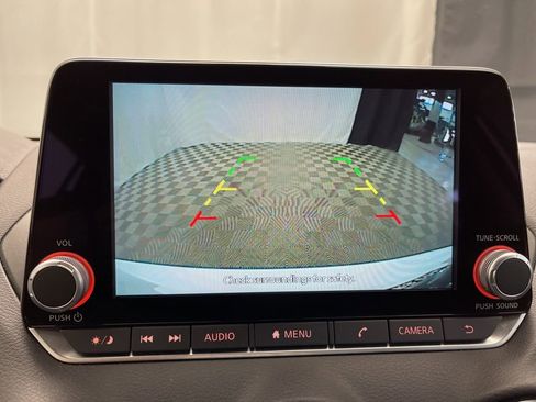 Used 2025 Nissan Sentra SV image 15