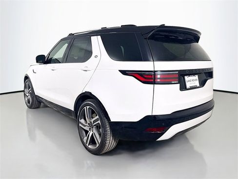 New 2026 Land Rover Discovery Dynamic SE image 7