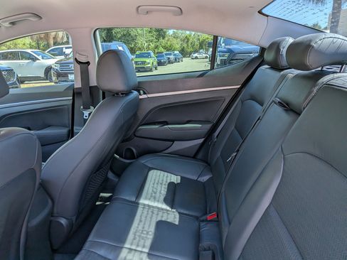 Used 2020 Hyundai Elantra Limited w/ Cargo Package (C1) FWD image 13