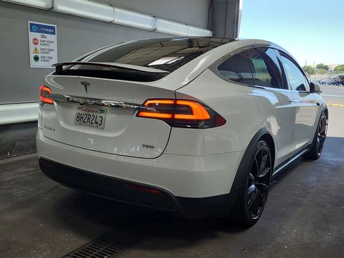 Used 2018 Tesla Model X 75D AWD/4WD image 6