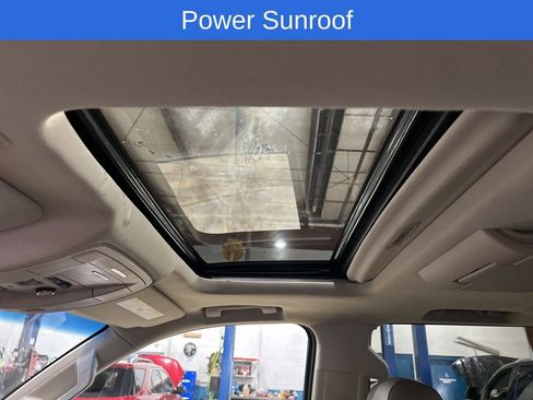 Used 2019 Chevrolet Suburban Premier AWD/4WD image 4