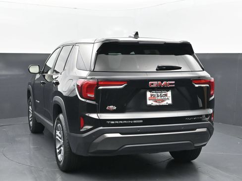 Used 2025 GMC Terrain Elevation AWD/4WD image 4