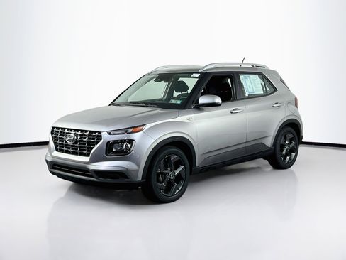 Used 2023 Hyundai Venue SEL FWD image 1