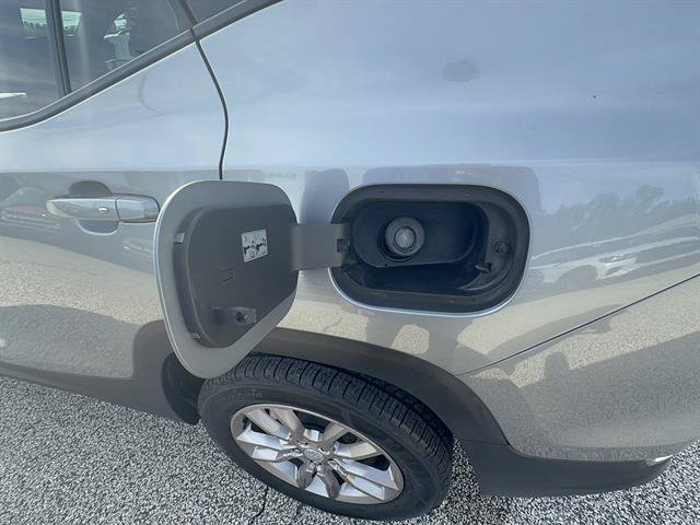 Used 2024 GMC Terrain SLT AWD/4WD image 25