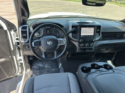 Used 2024 RAM 2500 Big Horn AWD/4WD image 24