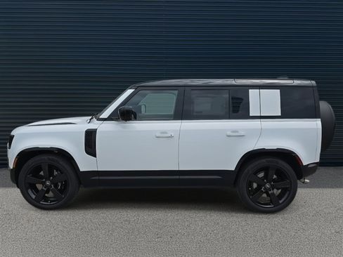 New 2025 Land Rover Defender 110 V8 image 3