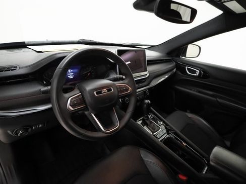 Used 2023 Jeep Compass Trailhawk image 9