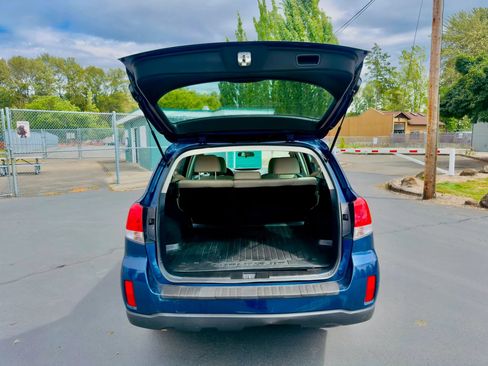 Used 2011 Subaru Outback 2.5i AWD/4WD image 18