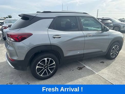 Used 2025 Chevrolet TrailBlazer LT FWD image 16