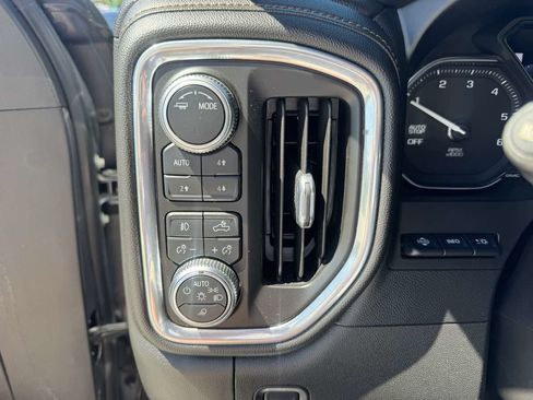 Used 2021 GMC Sierra 1500 AT4 w/ AT4 Premium Package AWD/4WD image 17