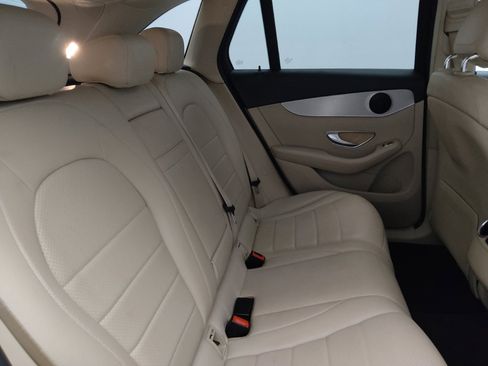 Used 2019 Mercedes-Benz GLC 300 image 19