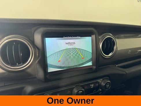 Used 2021 Jeep Wrangler Unlimited Sahara AWD/4WD image 3