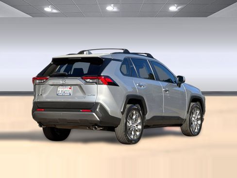 Used 2019 Toyota RAV4 Limited w/ Carpet Mat Package image 8