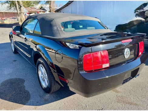 Used 2007 Ford Mustang Premium image 3