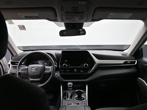 Used 2023 Toyota Highlander L FWD image 26