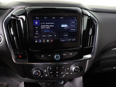 Used 2022 Chevrolet Traverse LT FWD image 42