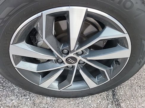 Used 2022 Audi Q5 2.0T Premium w/ Convenience Package image 13