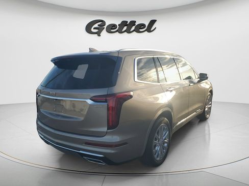 Used 2023 Cadillac XT6 Premium Luxury w/ Technology Package FWD image 3