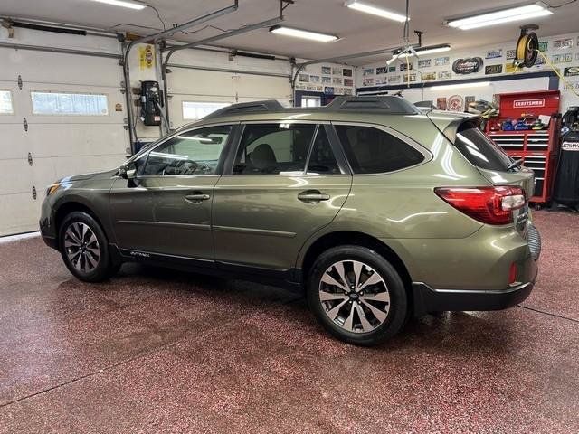 Used 2017 Subaru Outback 2.5i Limited AWD/4WD image 2