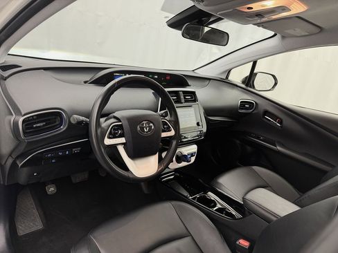 Used 2018 Toyota Prius Three Touring w/ Appearance Package FWD image 8