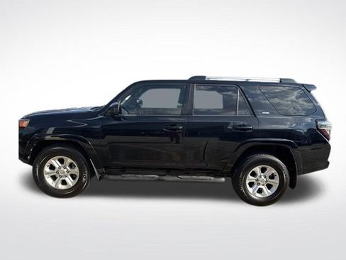 Used 2022 Toyota 4Runner SR5 RWD image 2