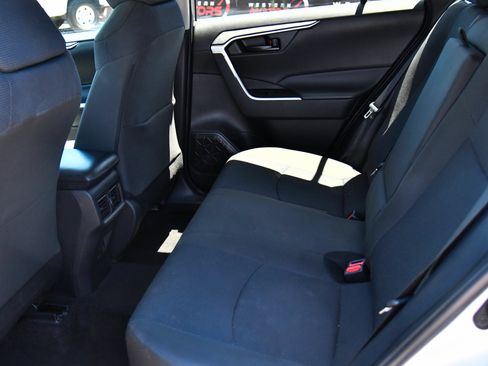 Used 2024 Toyota RAV4 LE AWD/4WD image 33